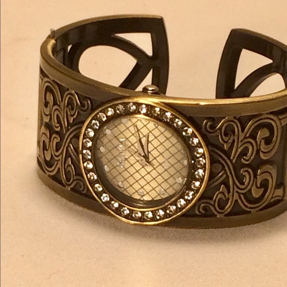 Geneva Bracelet Watch - Picture 2 of 3